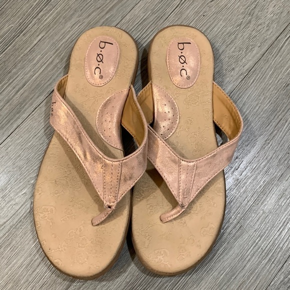 BOC Pink & Gold Vegan Leather Thong Style Sandals size 9 - Picture 1 of 8